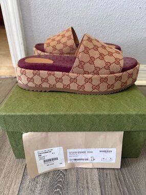 Gucci Beige GG Canvas Platform Slide Sandals with Burgundy Insole